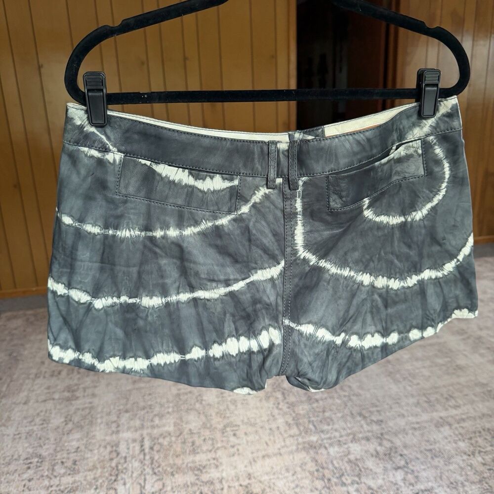 Tory Burch Shorts Size 12 Leather Tie Dye Justine Grey White Lined Women - Picture 5 of 16